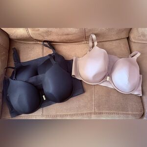 Cacique Seamless Molded Bra Set in Black and Light Beige